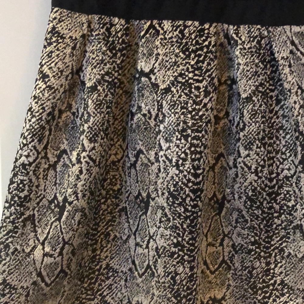 Fit and flare Party dress size small - Picture 2 of 4